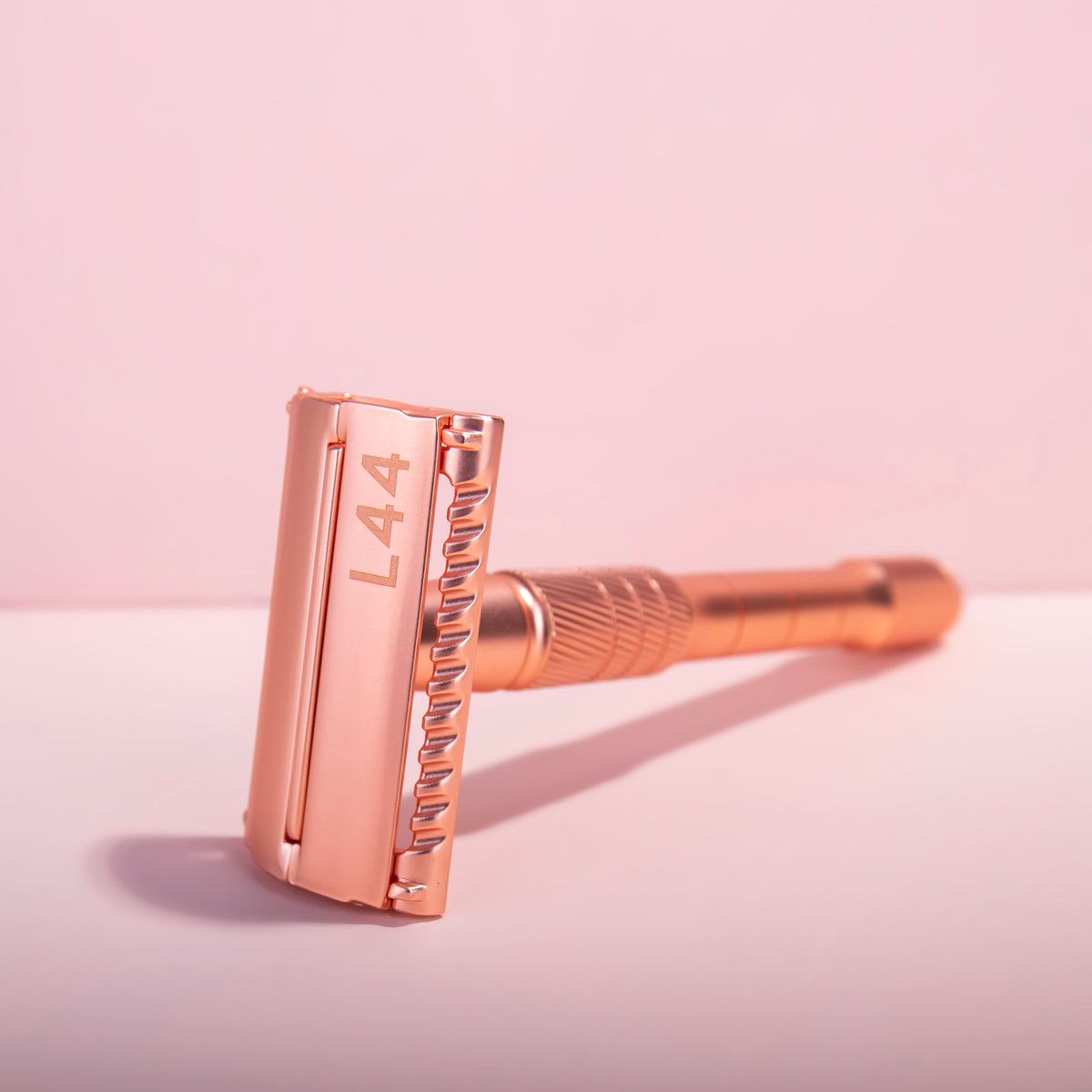 How to Use a Safety Razor - Women – Lane 44