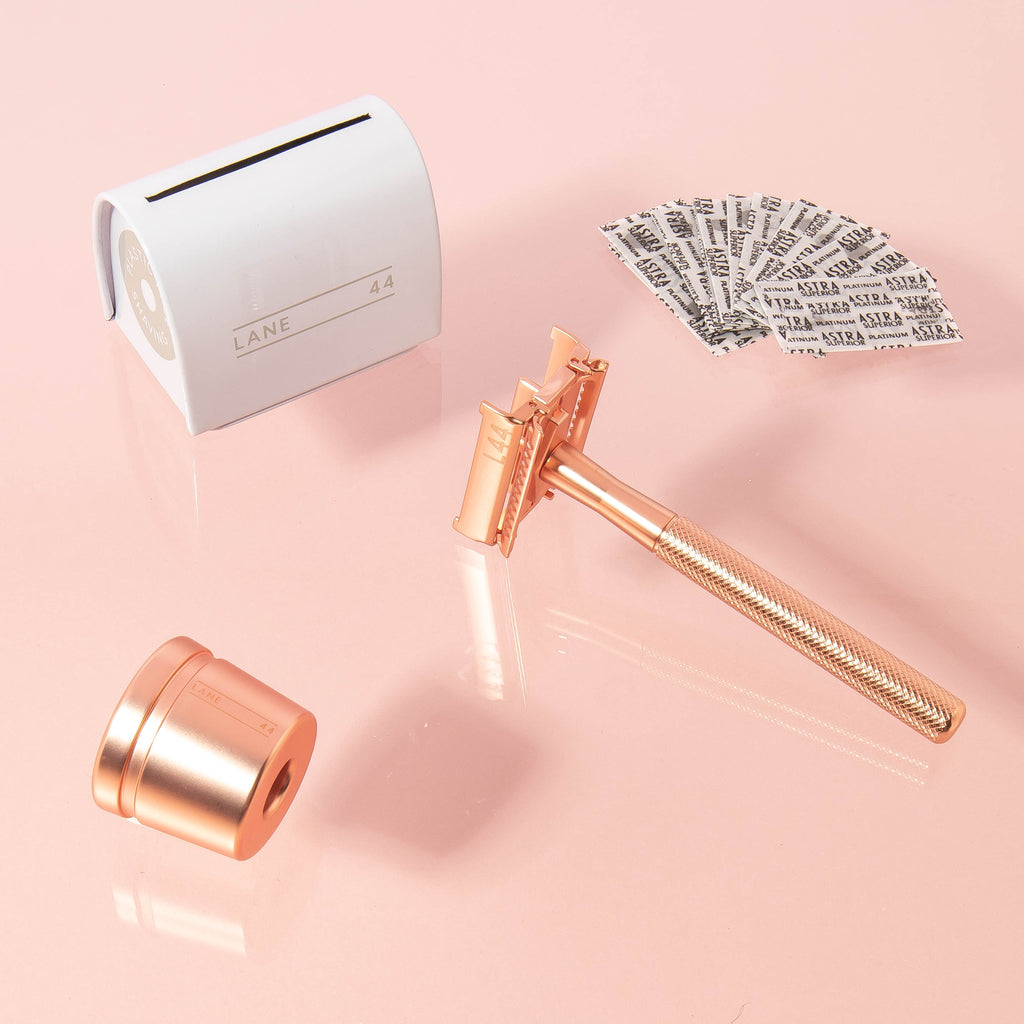 Rose gold safety razor and accessories